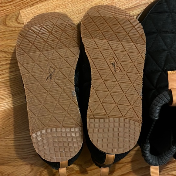 New Teva Ember Mid Boot Quilted Black Womens 8 - Picture 8 of 15